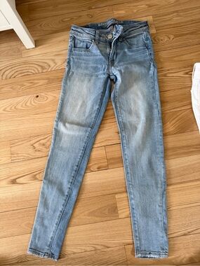 American Eagle Outfitters Light Blue Skinny Jeans